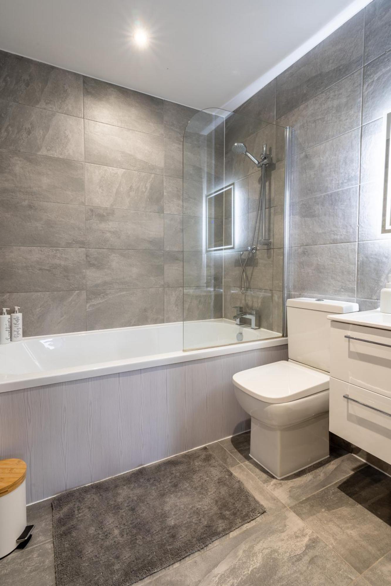Modern 2-Bed Apartment With Balcony, Close To Oxford City Centre With Free Parking Exterior photo