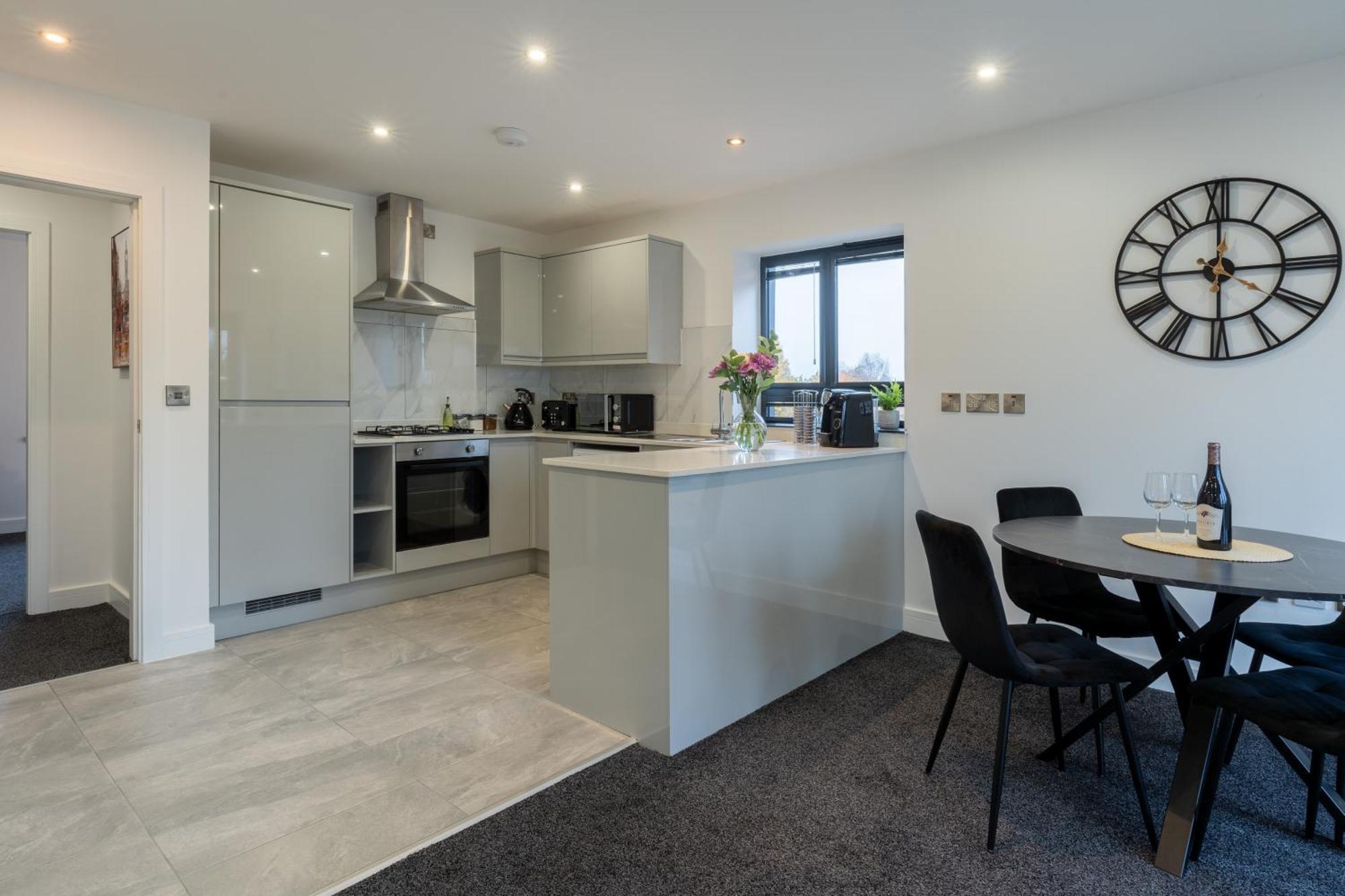 Modern 2-Bed Apartment With Balcony, Close To Oxford City Centre With Free Parking Exterior photo